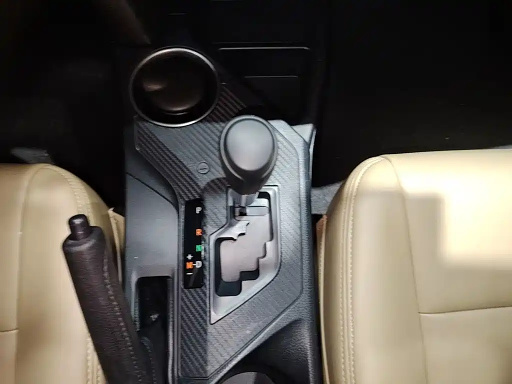 Toyota RAV4 2015 — фото 14