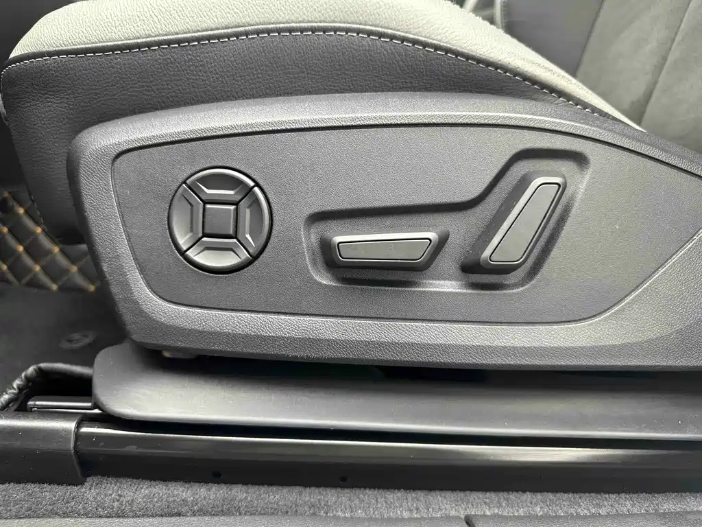 Audi Q3 2023 — фото 11