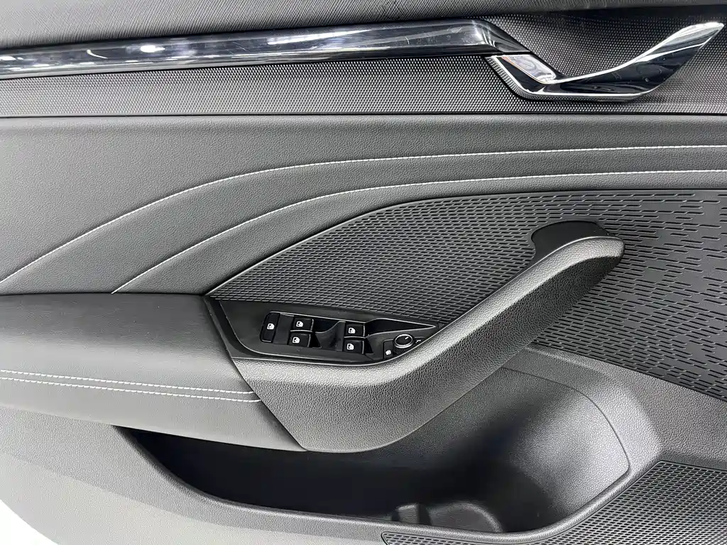 Skoda Octavia 2022 — фото 16