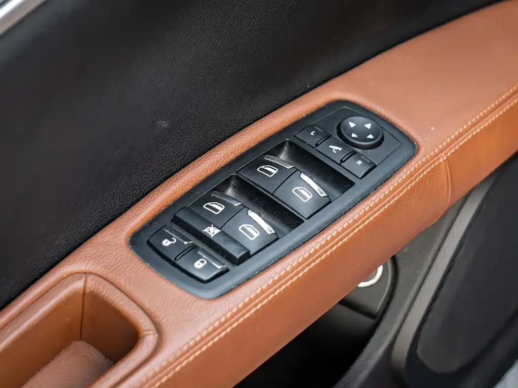 Maserati Ghibli 2015 — фото 19