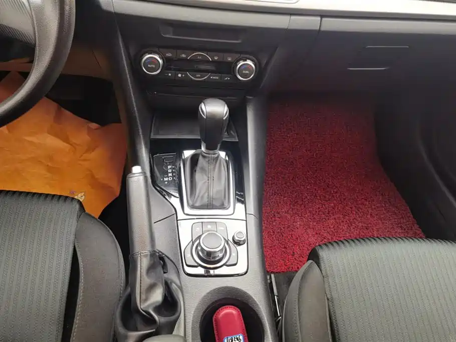 Mazda 3 Axela 2016 — фото 16