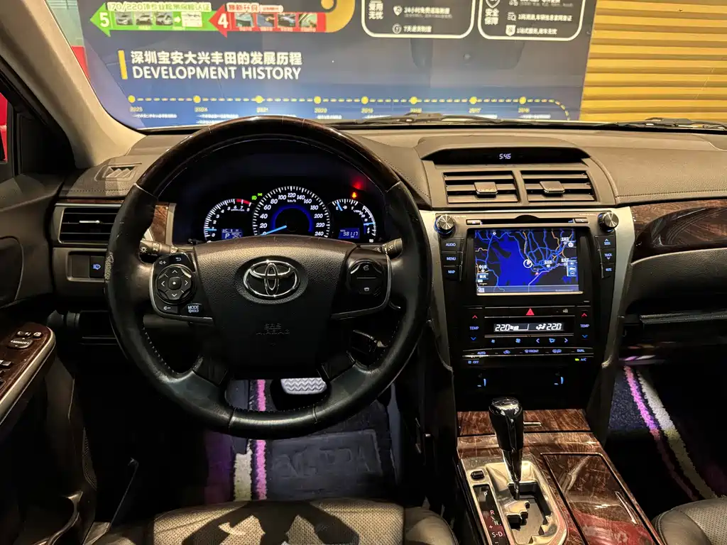 Toyota Camry 2016 — фото 14