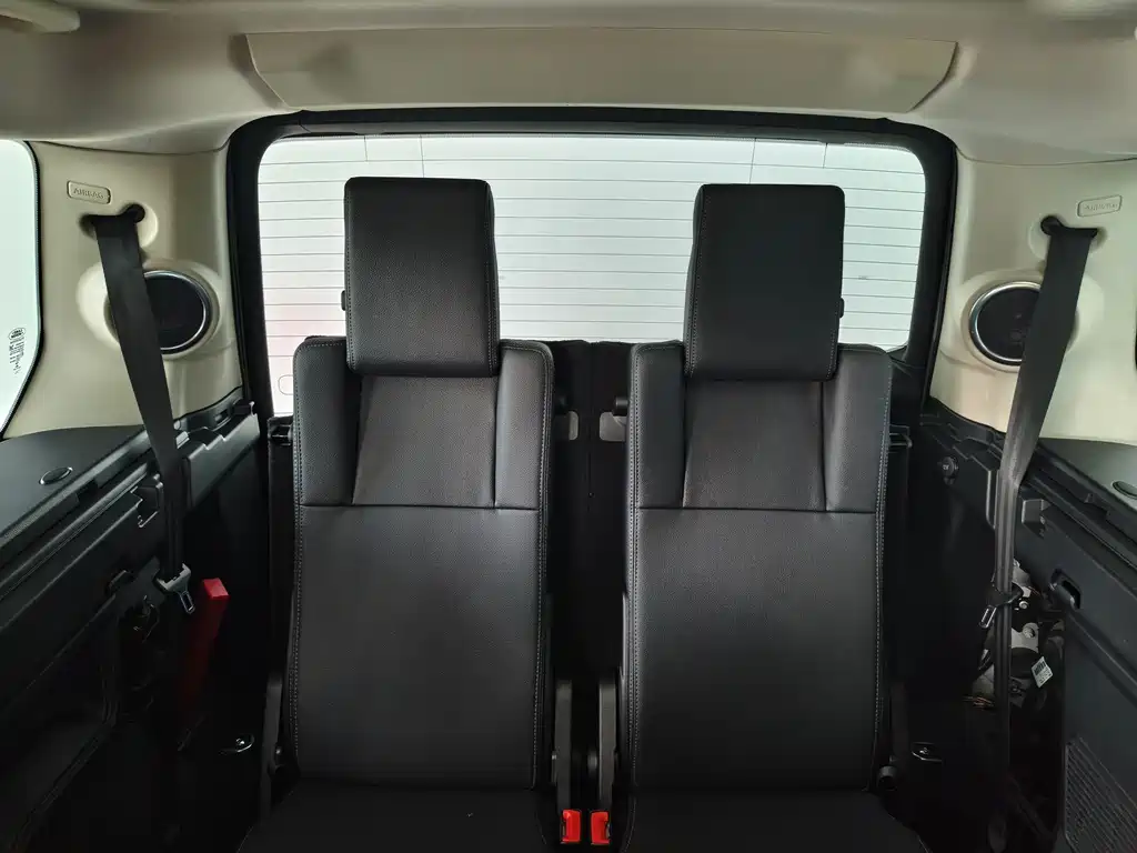 Land Rover Discovery 2016 — фото 21