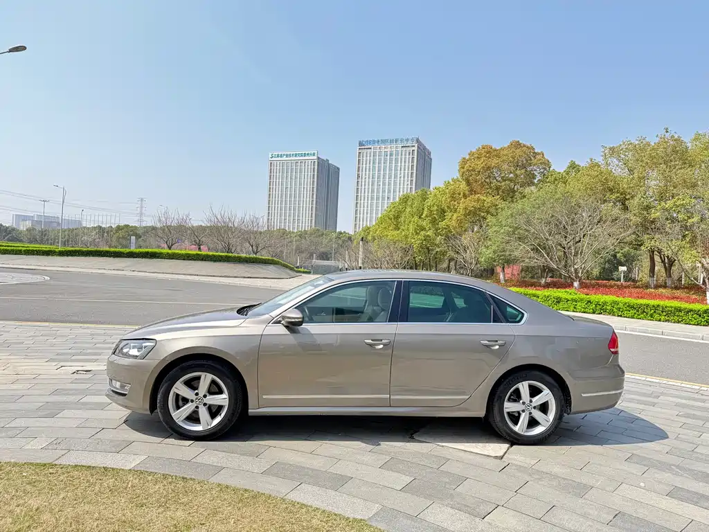 Volkswagen Passat 2015 — фото 5