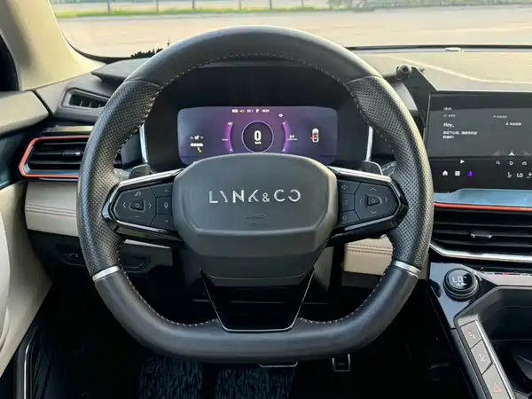 Lynk & Co 06 2020