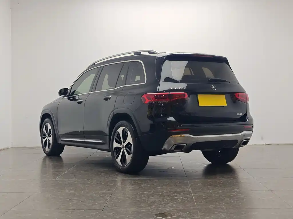 Mercedes-Benz GLB 2023