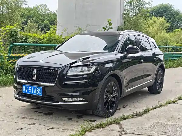 Lincoln Nautilus 2021