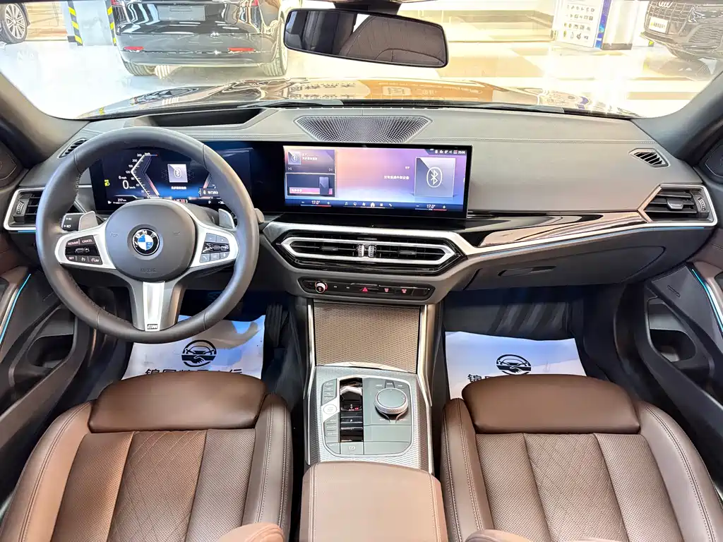 BMW 3 Series 2024 — фото 14