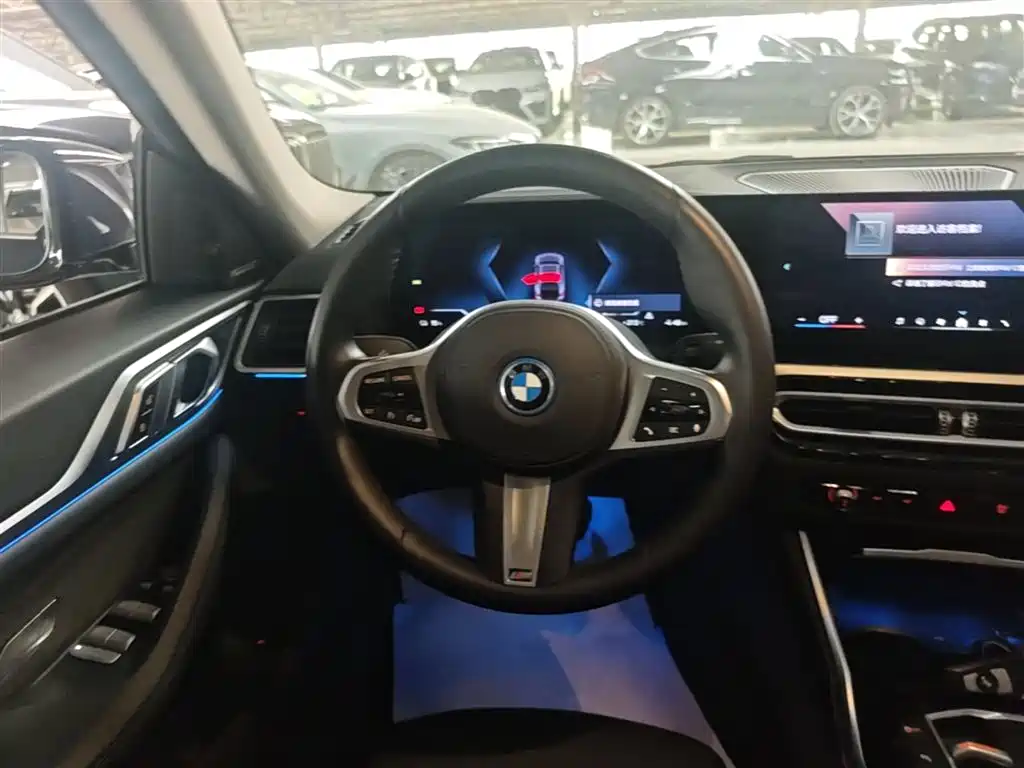 BMW i4 2025 — фото 16