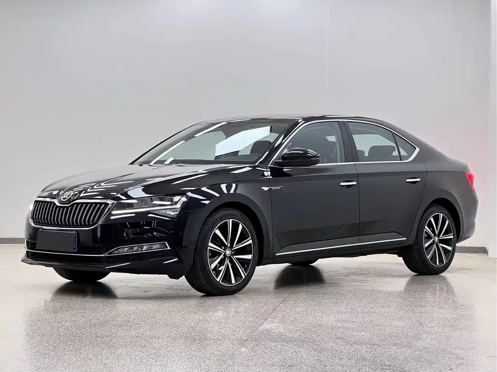 Skoda Superb 2025