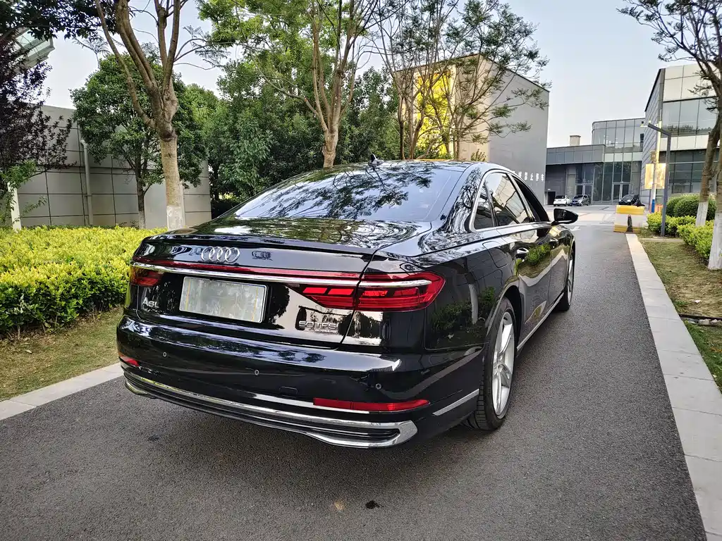 Audi A8 2024 — фото 14