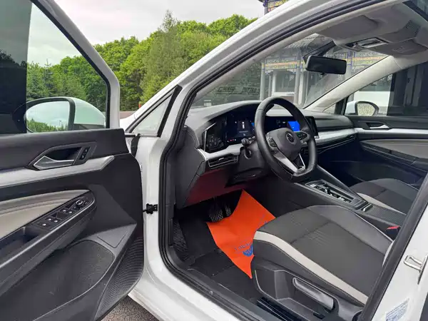 Volkswagen Golf 2021