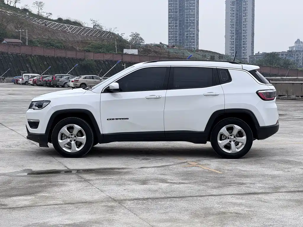 Jeep Compass 2020 — фото 8