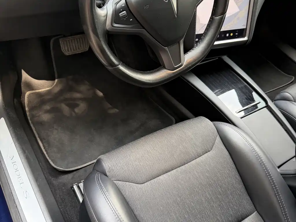 Tesla Model S 2019 — фото 13