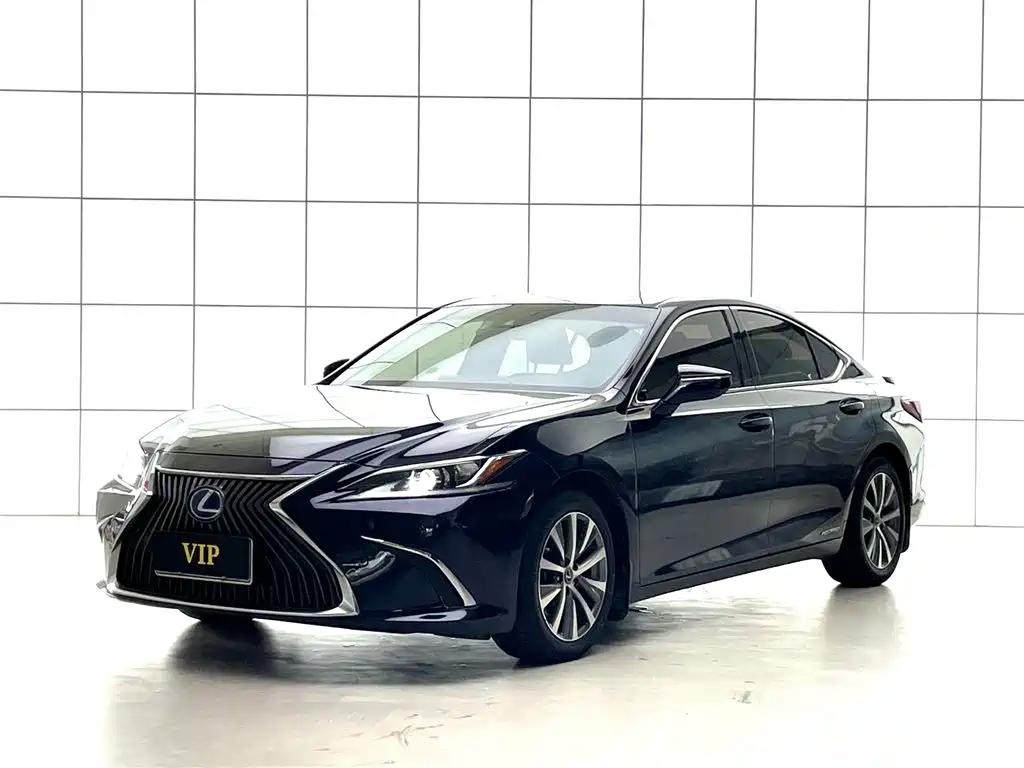 Lexus ES 2021 — фото 1