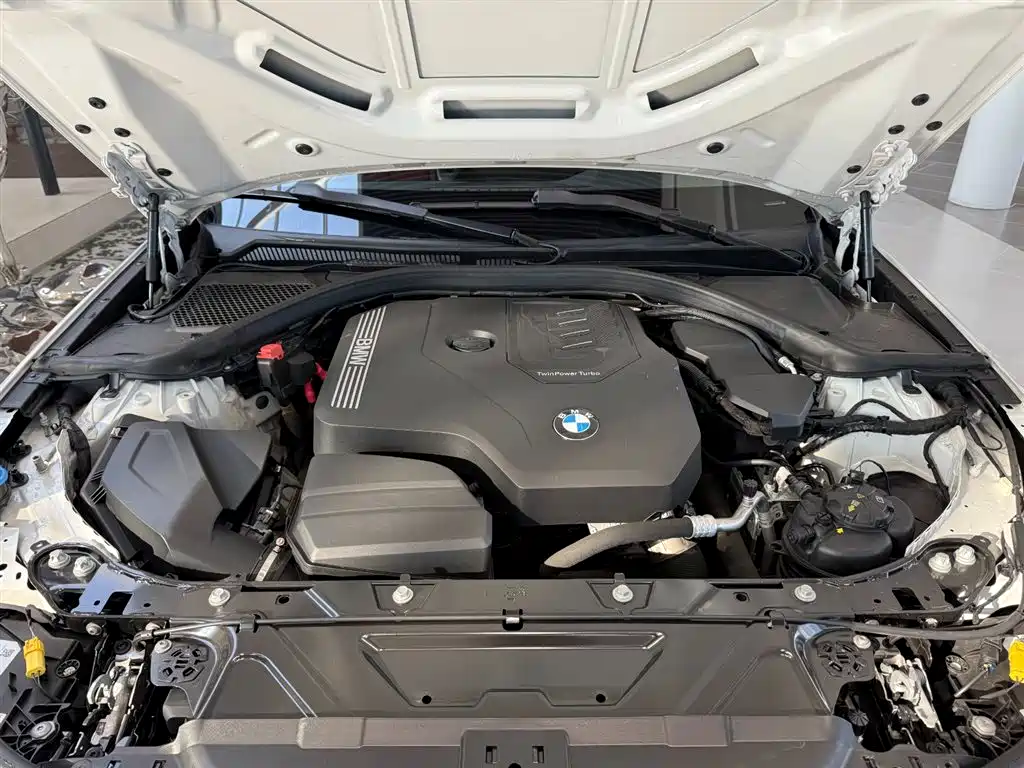 BMW 3 Series 2024 — фото 11