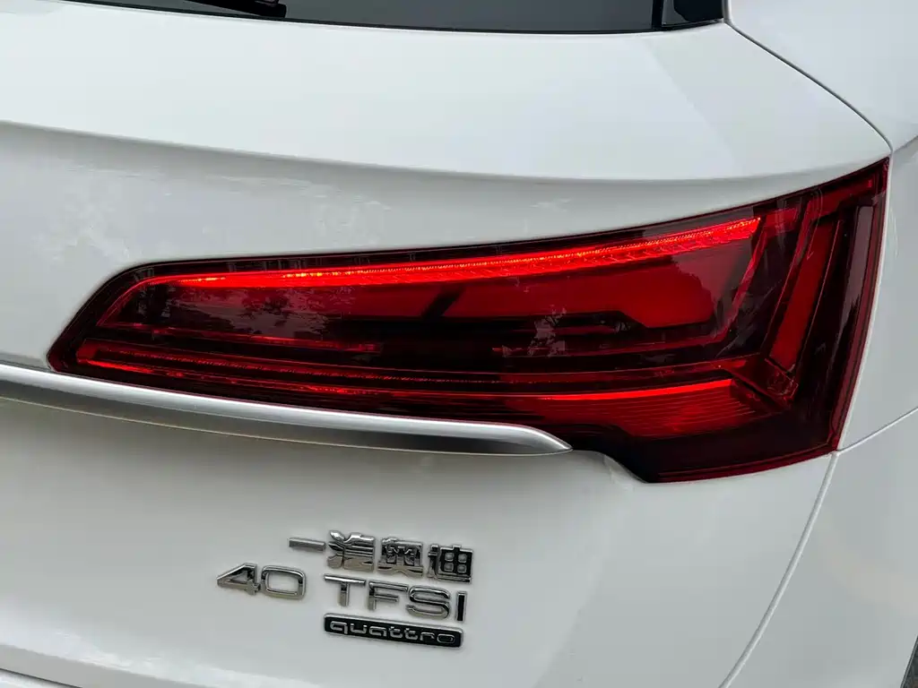 Audi Q5L 2023 — фото 19