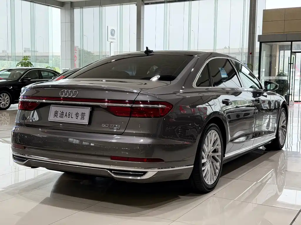 Audi A8 2021