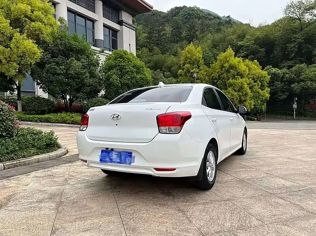 Hyundai Verna 2018 — фото 6