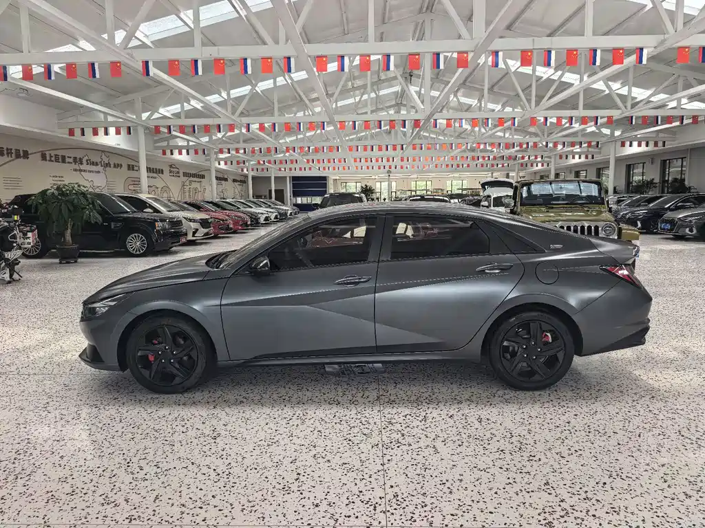 Hyundai Elantra 2023