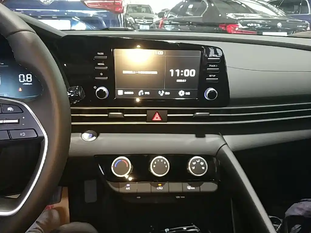 Hyundai Elantra 2024 — фото 13