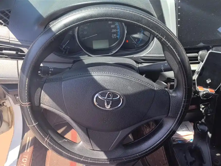 Toyota Yaris L 2019 — фото 15