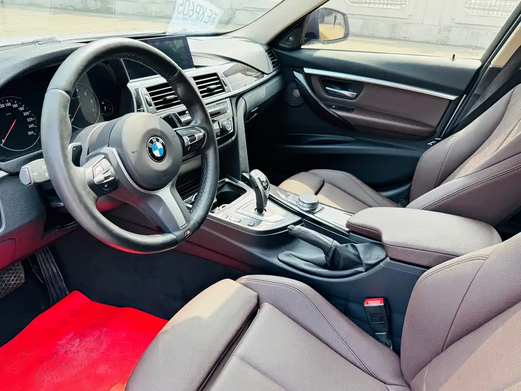 BMW 3 Series 2019 — фото 5