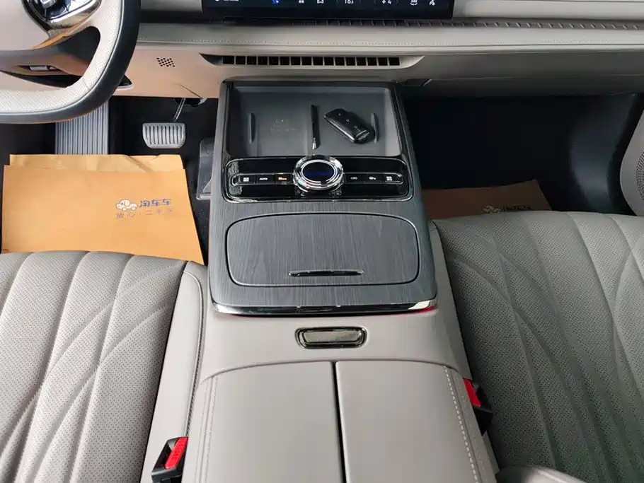 Geely Galaxy Starshine 8 2025 — фото 16