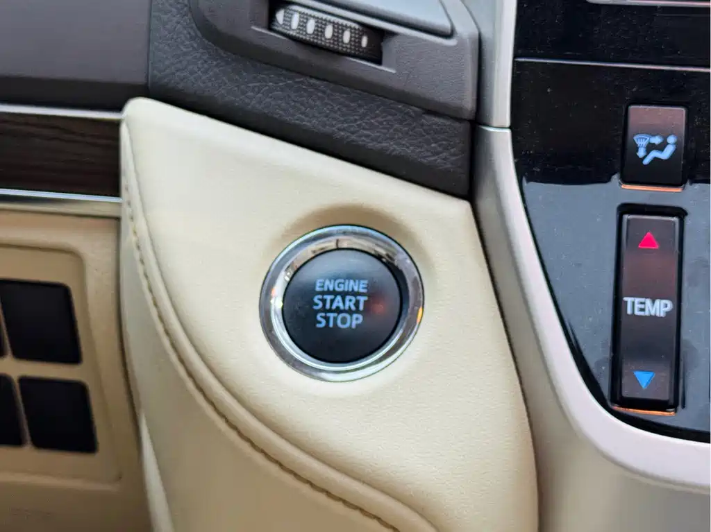 Toyota Land Cruiser 2020 — фото 23