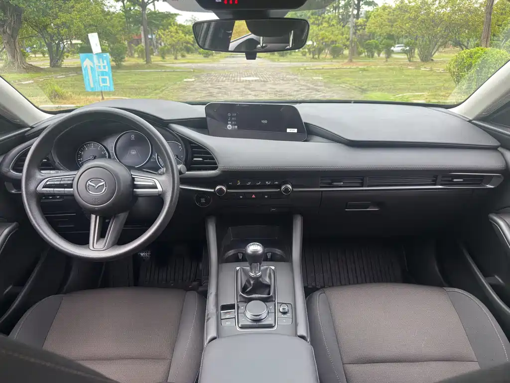 Mazda 3 Axela 2024