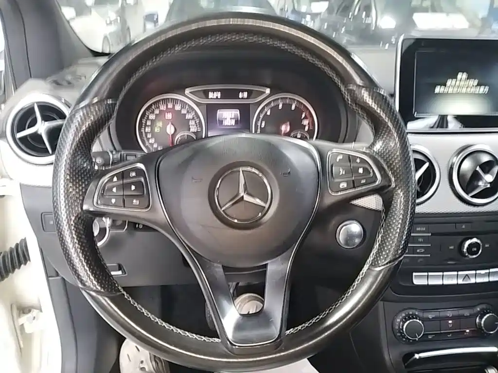 Mercedes-Benz B-Class 2015 — фото 11