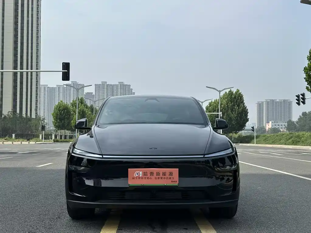 Tesla Model Y 2026
