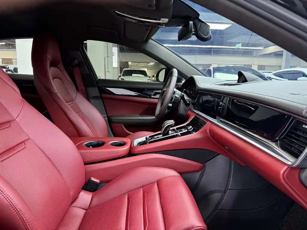 Porsche Panamera 2018 — фото 19