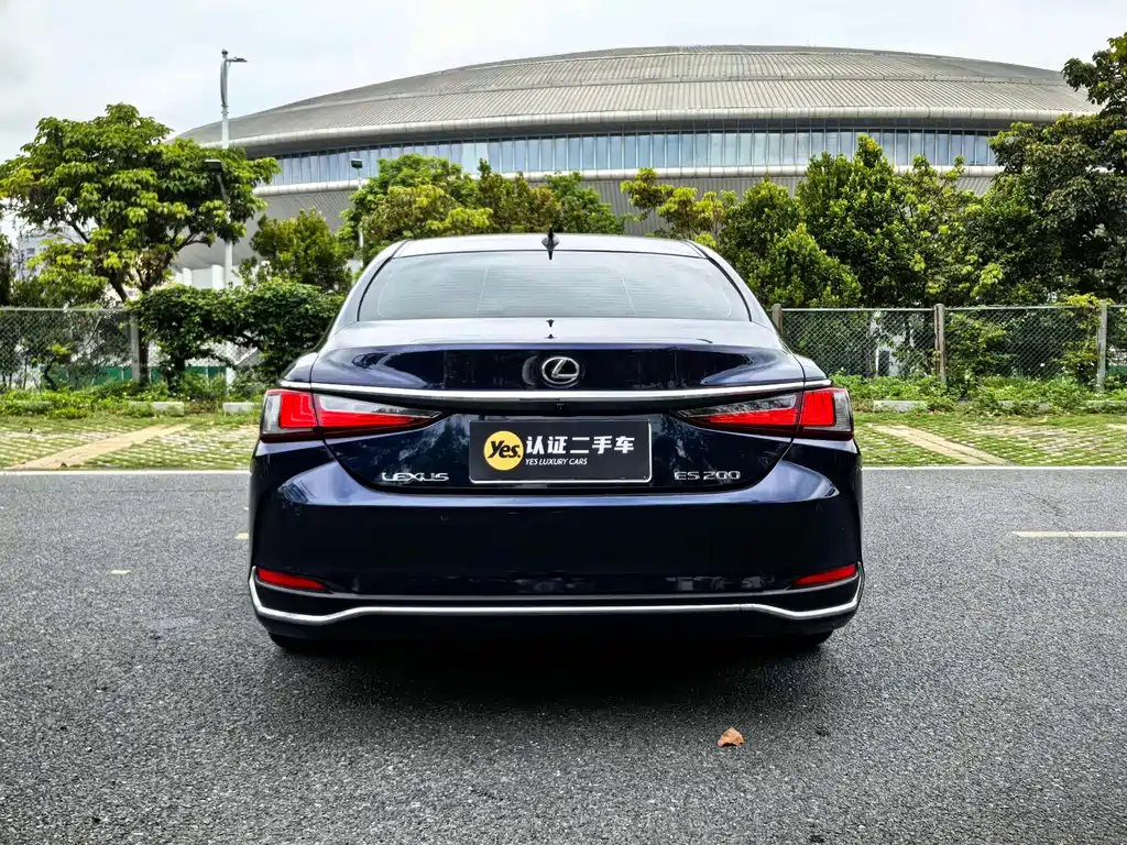 Lexus ES 2020 — фото 7
