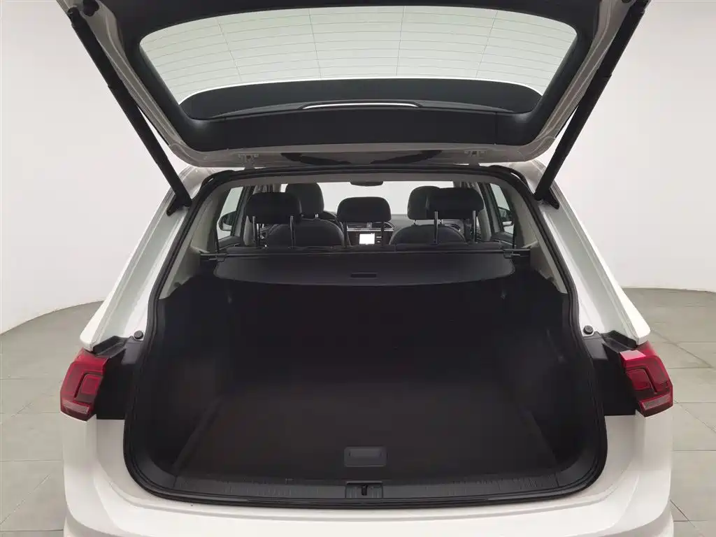 Volkswagen Tiguan L 2021 — фото 16