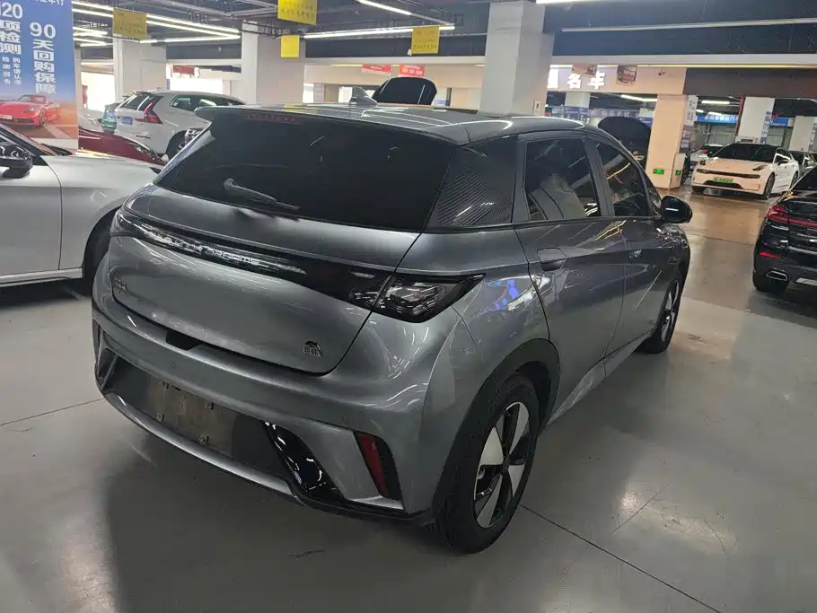 BYD Dolphin 2023