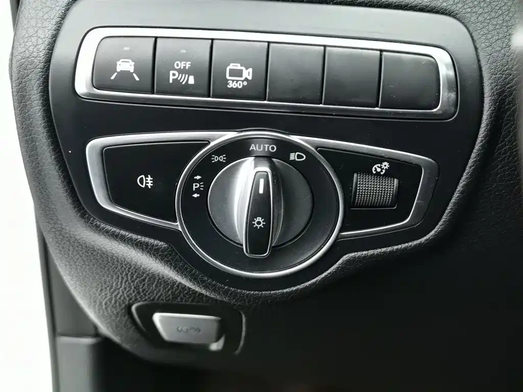 Mercedes-Benz GLC 2018 — фото 21