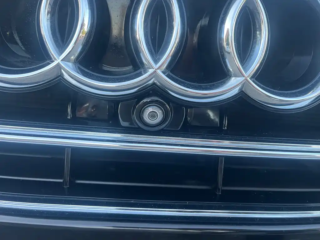 Audi A8 2017 — фото 10
