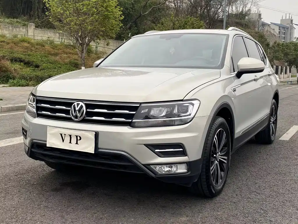 Volkswagen Tiguan L 2019 — фото 1