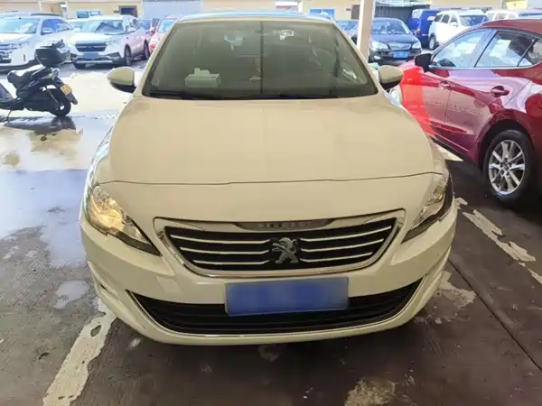 Peugeot 408 2016