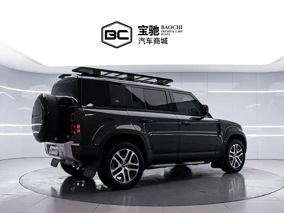 Land Rover Defender 2024
