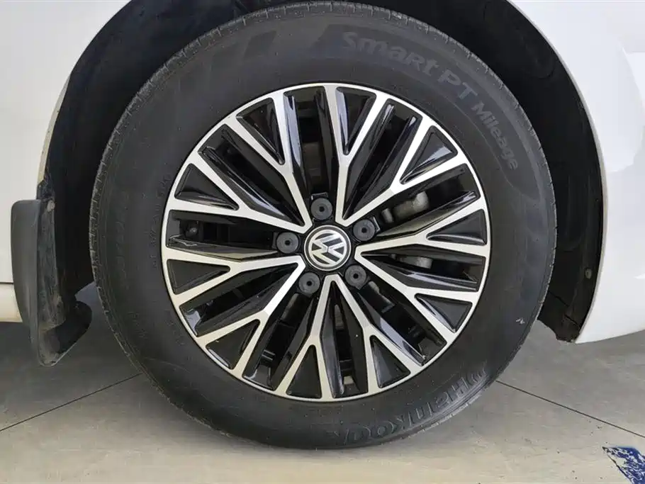 Volkswagen Sagitar 2020