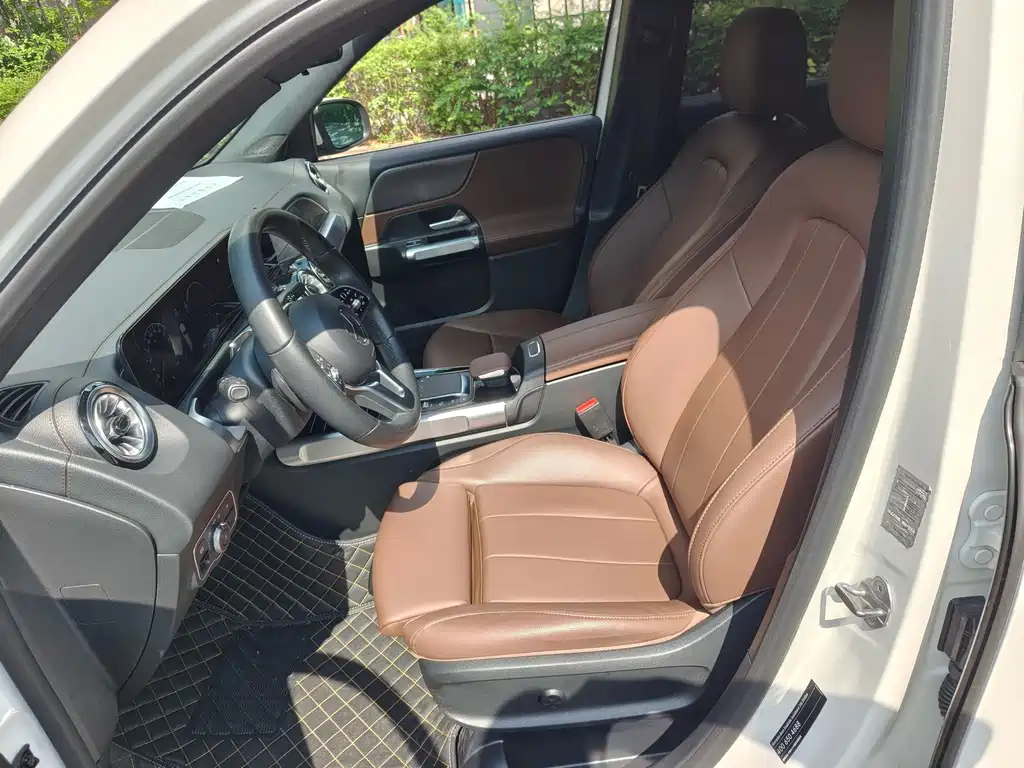 Mercedes-Benz GLB 2023