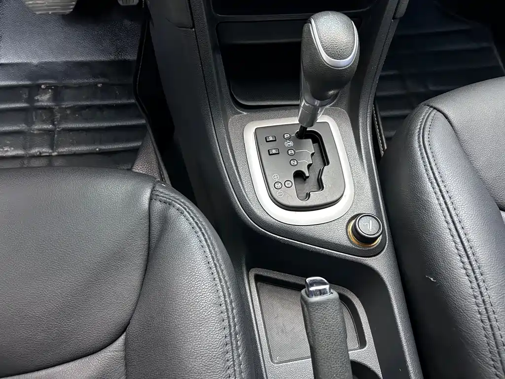 Peugeot 308 2014 — фото 17