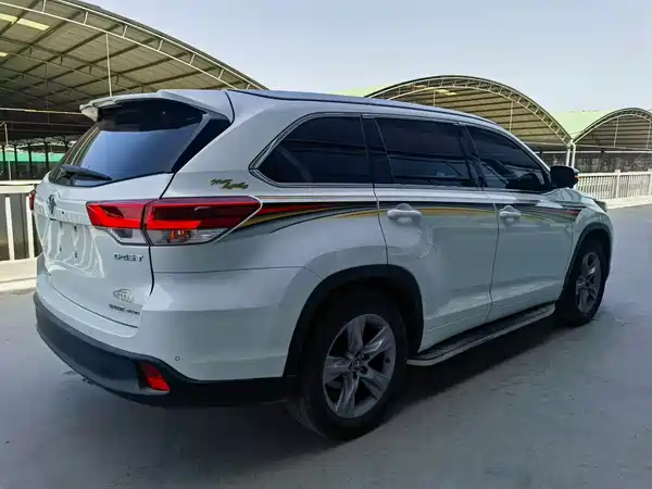 Toyota Highlander 2021