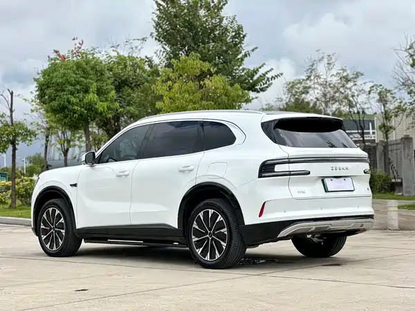 Zeekr 8X 2026