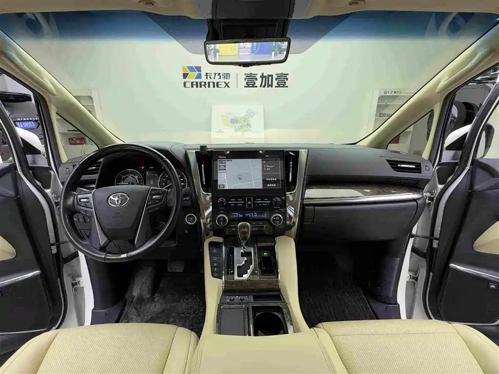 Toyota Alphard 2021 — фото 11