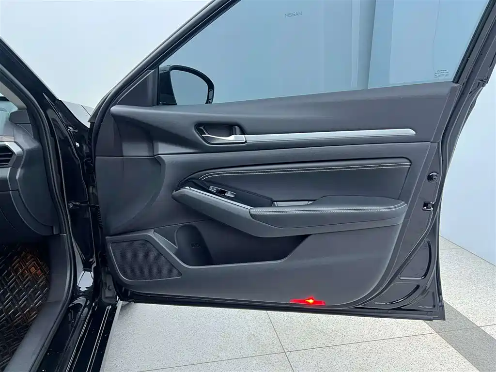 Nissan Teana 2023 — фото 26