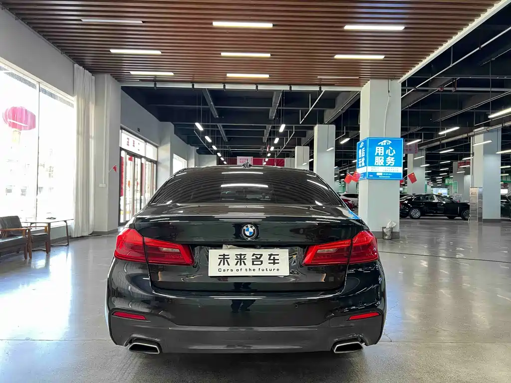 BMW 5 Series 2019 — фото 15
