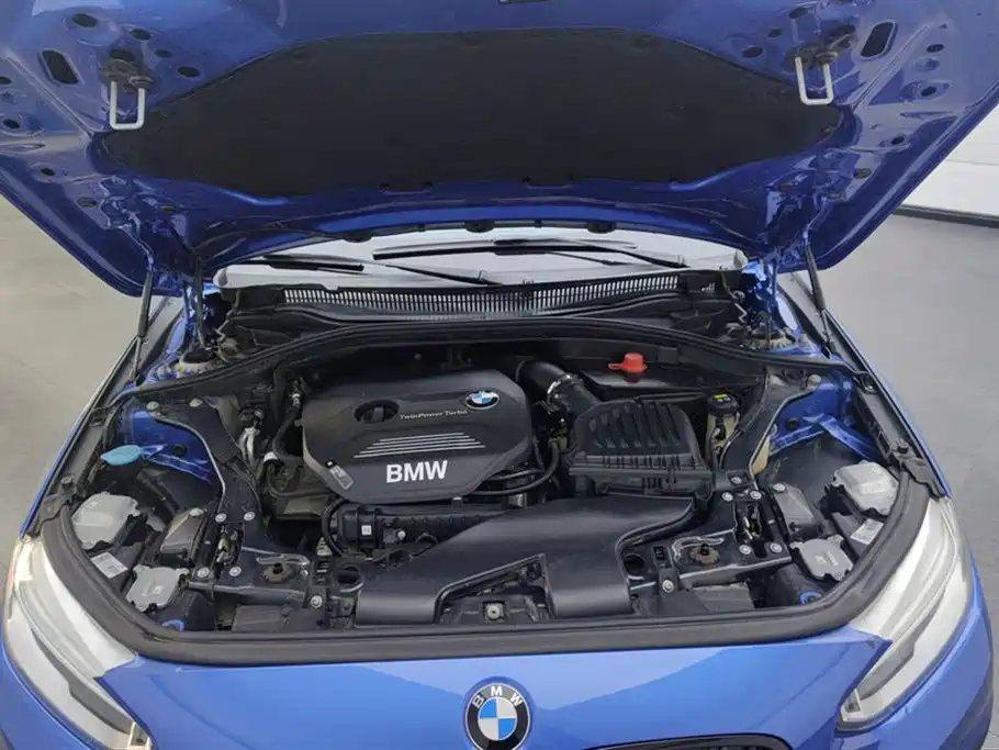 BMW 1 Series 2019 — фото 10